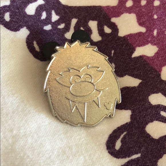 Silver Bigfoot Face Hidden Mickey Disney Pin - Picture 1 of 2